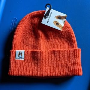 Hush Puppies orange beanie